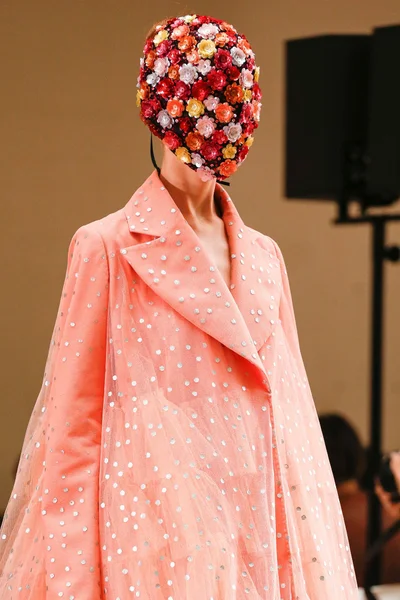 Look 49